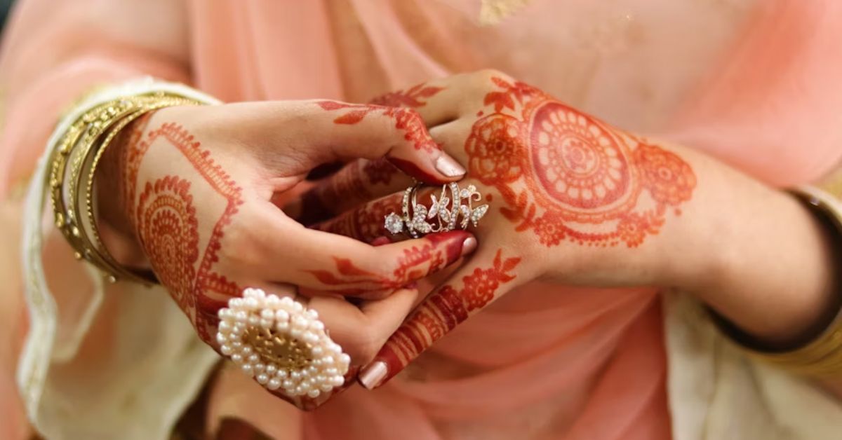 Mehndi Shayari For Girl