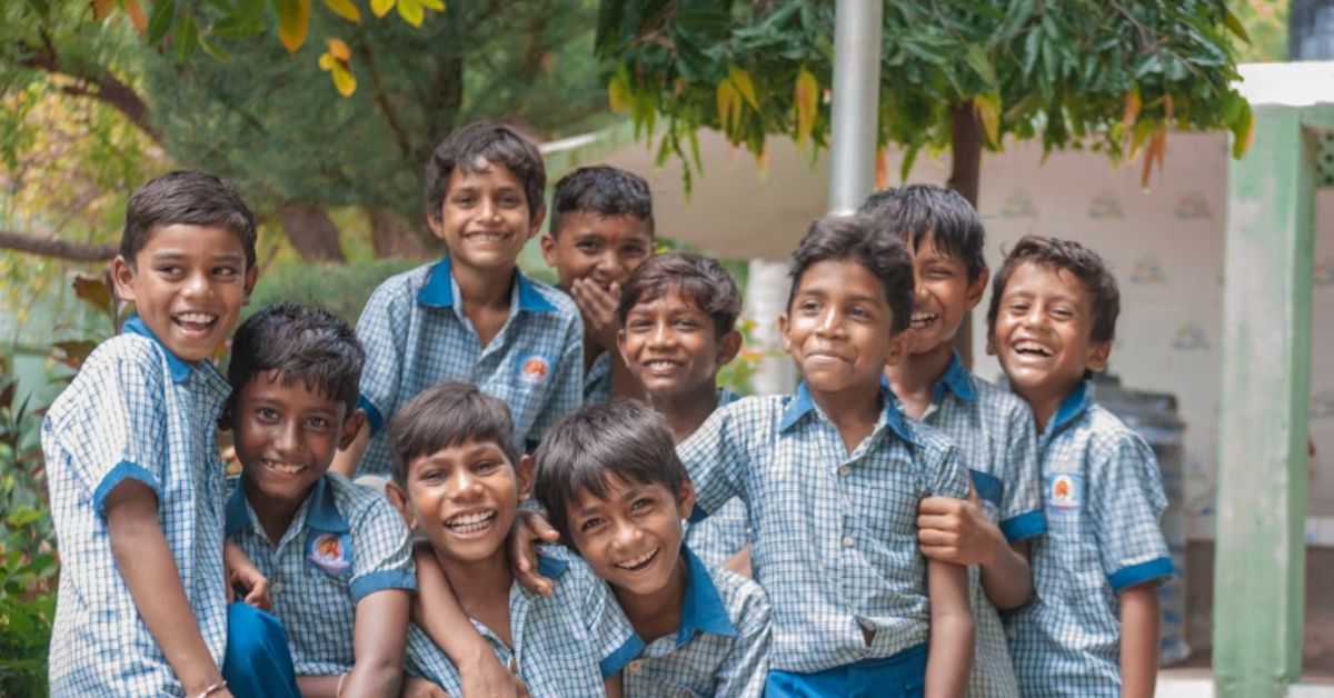 स्कूल शायरी 2 लाइन